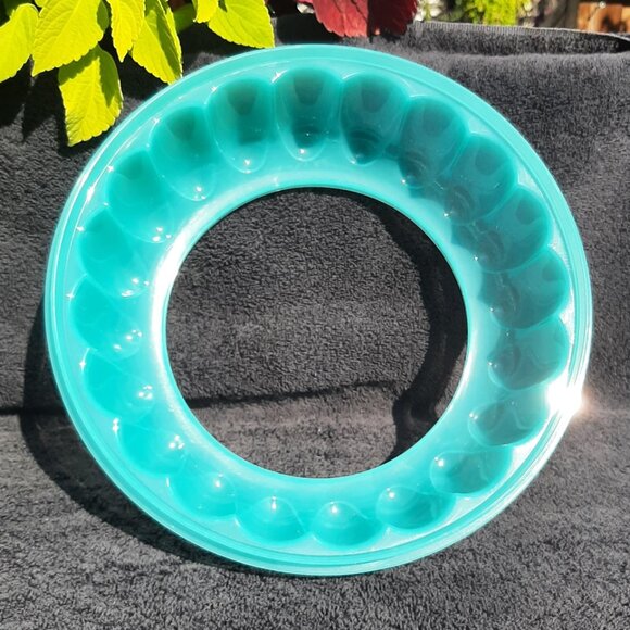 Teal TUPPERWARE 3 Pce Jelly Mold Ice Ring Bowl with Lid Jel-N-Serve - Picture 9 of 16